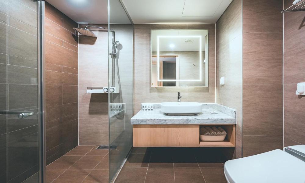 Wonju City Hotel Hyeoksin Exterior photo