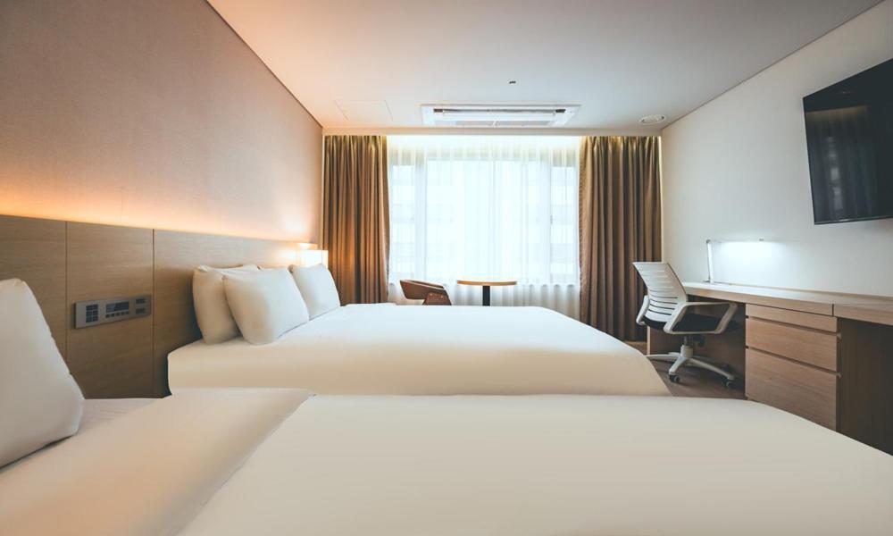 Wonju City Hotel Hyeoksin Exterior photo