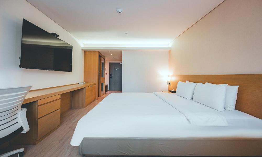Wonju City Hotel Hyeoksin Exterior photo