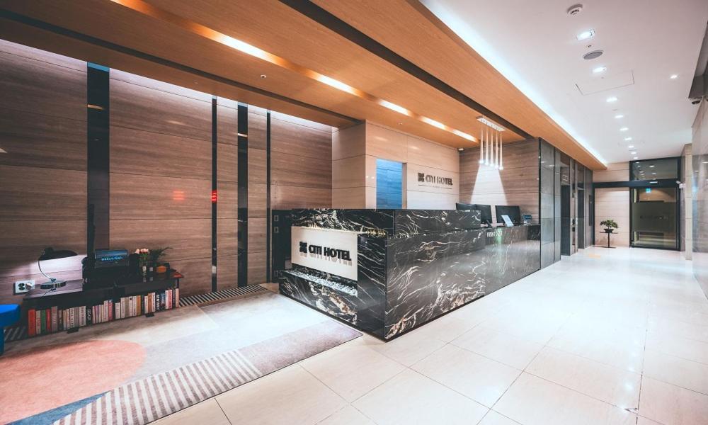 Wonju City Hotel Hyeoksin Exterior photo